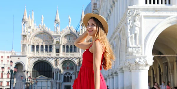 Travel Vacation Italian Old Town Young Woman Cropped Banner Sun — Stock Photo, Image