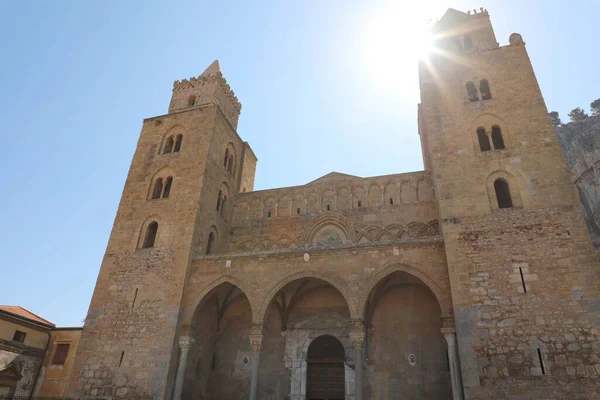 Cefalu Kathedraal Tegen Blauwe Zonnige Hemel Sicilië Italië — Stockfoto