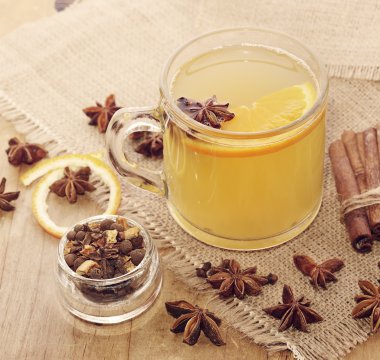 Sıcak elma elma şarabı içecek