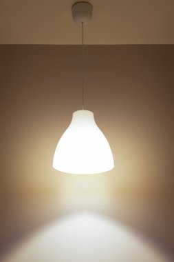 Tavan lambası ve duvar aydınlatma