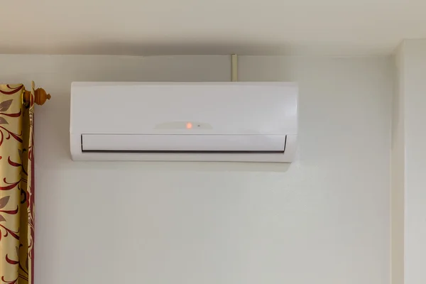 Air conditioner install on wall for condo or meeting room, power — Stock Image Air conditioner install on wall for condo or meeting room, power Stock Picture