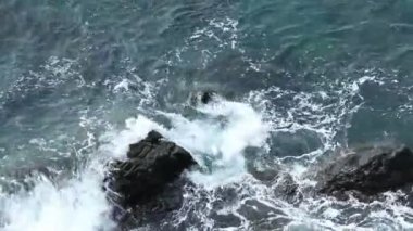 Aşırı dalga ve rock sahil