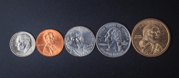 Grupy z nas amerykańskie monety ze sformułowania "in God we trust" szacunek — Zdjęcie stockowe