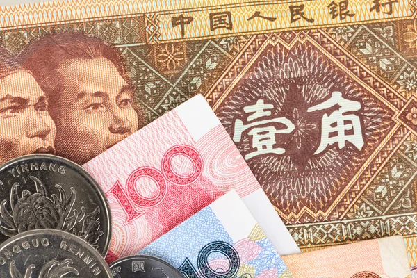 Chinese or Yuan banknotes money and coins from China's currency, — Stock Photo, Image