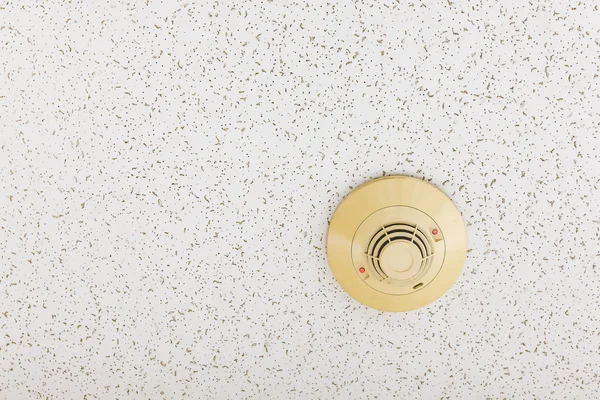 Smoke detector on ceiling — Stock Photo, Image