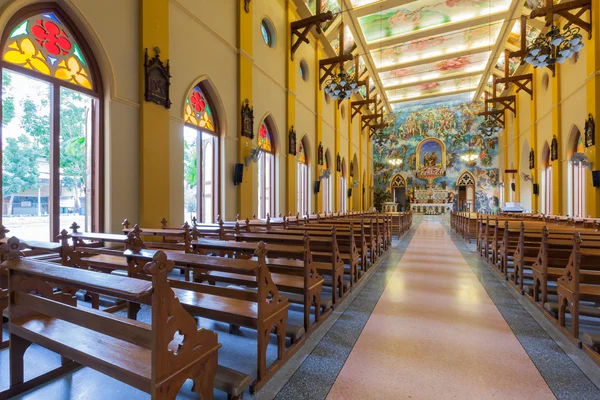 PATHUMTANI, TAILANDIA - 28 DE FEBRERO: Los interiores de la Iglesia católica — Foto de Stock