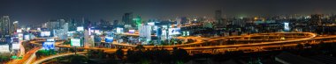 Ulaşım araba hafif kuyruk yol yol, gece hayatı ve B