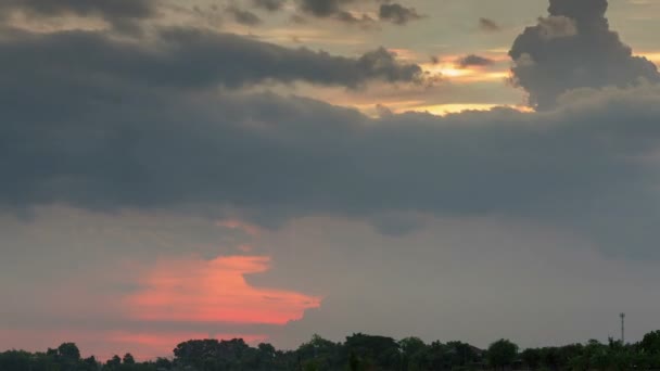 Schöner Himmel Sonnenuntergang in hd, Tag-Nacht-Dämmerungszeitraffer — Stockvideo