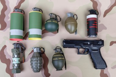 Tüm patlayıcı, silah ordu, Standart Saati fünye, el bombası ve