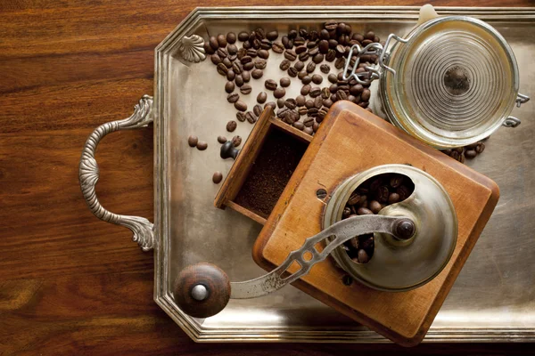 Grinder en koffie bonen — Stockfoto