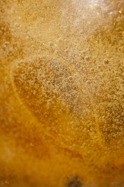 altın bira kabarcıklar