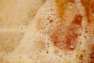 altın bira kabarcıklar