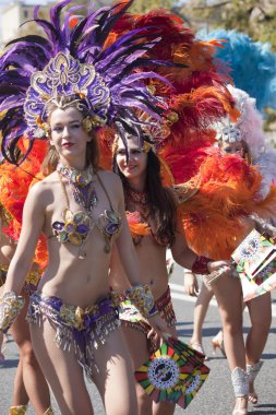 Karnaval dansçı resmi geçit