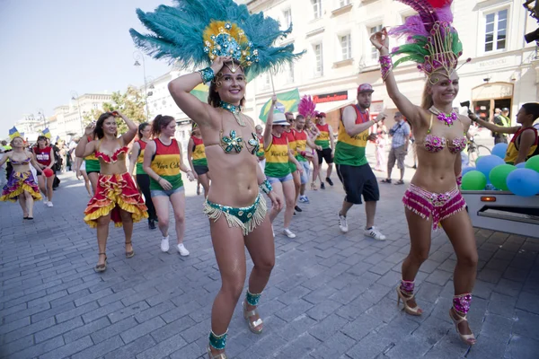 Dançarina de carnaval no desfile — Fotografia de Stock