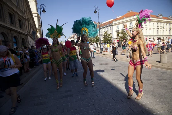 Dançarina de carnaval no desfile — Fotografia de Stock