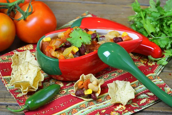 Mexican chili con carne with ingredients — Stock Photo, Image