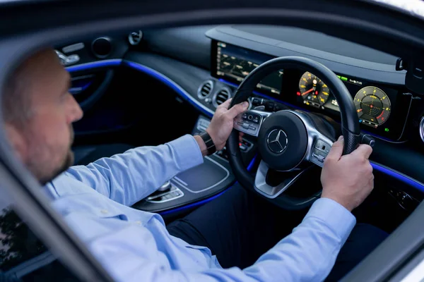 Londres, Reino Unido, 18 de maio de 2021: Mercedes-Benz E 300 DE Plug-In Hybrid Break EQ Power Interior — Fotografia de Stock
