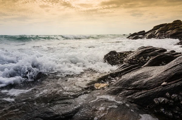 Spiaggia e mare blu — Foto Stock