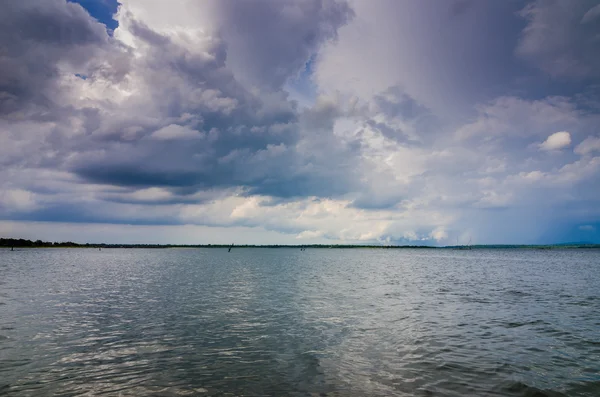 Water and sky in the Reservoir — Stock Photo, Image