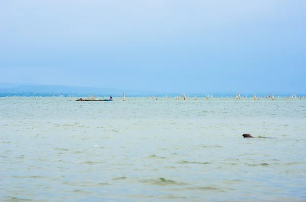 Water en lucht in het reservoir — Stockfoto