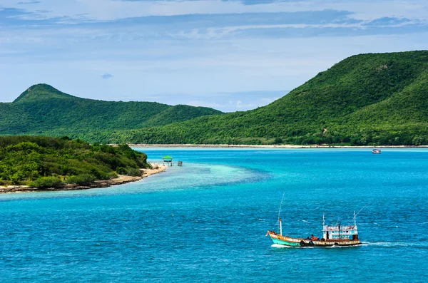 Green island and sea nature landscape — Stock Photo, Image