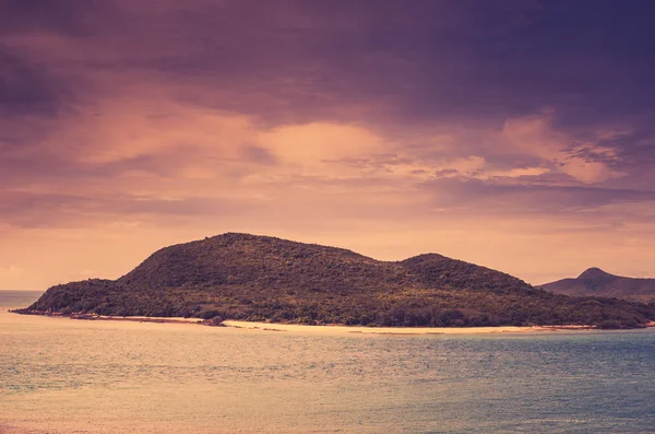 Green island and sea nature landscape vintage — Stock Photo, Image