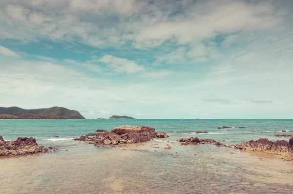 Green island and sea nature landscape vintage — Stock Photo, Image