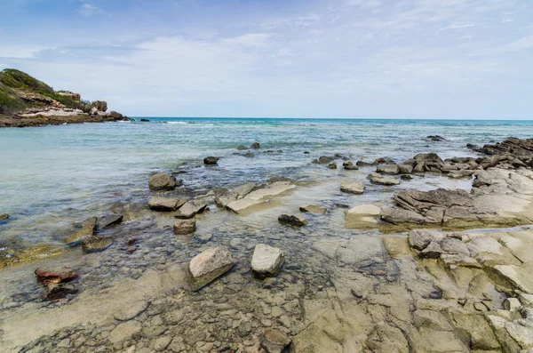 Praia e mar azul — Fotografia de Stock