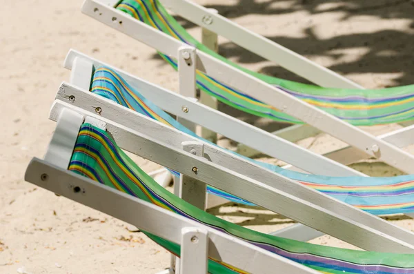 Chaise colorée plage — Photo