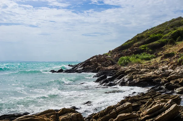 Praia e mar azul — Fotografia de Stock