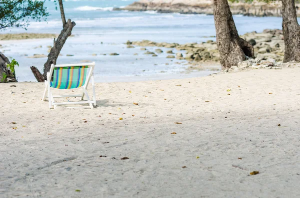 Spiaggia sedia colorata — Foto Stock