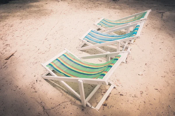 Chaise colorée plage vintage — Photo