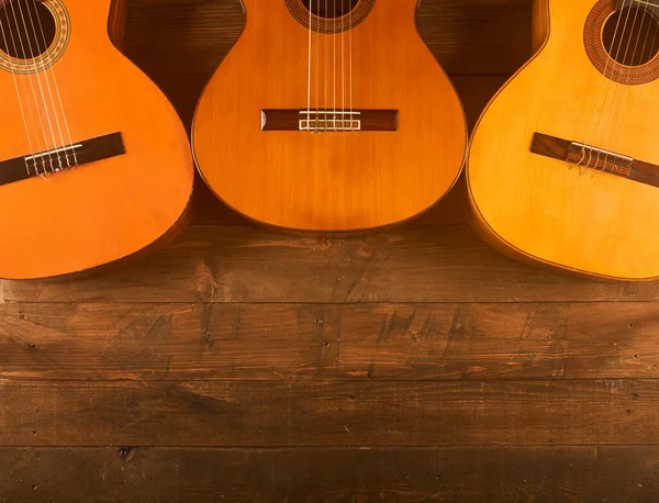 Klasické Kytary Dřevěném Pozadí — Stock fotografie