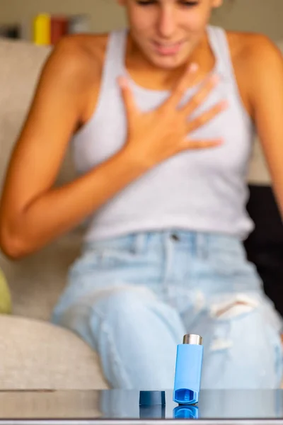 Young Girl Having Asthma Attack Sitting Sofa Home Selective Focus — Stock Photo, Image