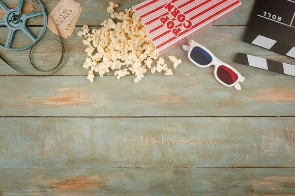 Retro Cinema Objects Wooden Background — Stock Photo, Image