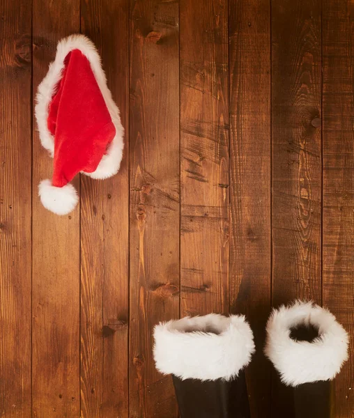 Stivali Cappello Babbo Natale Appesi Alla Parete Legno — Foto Stock