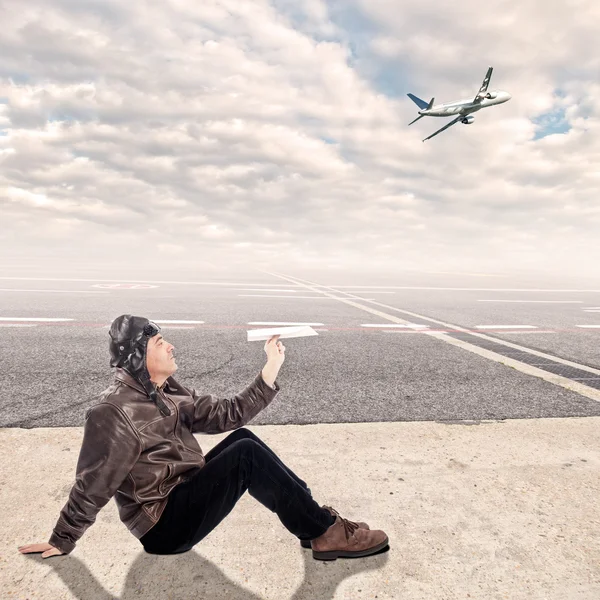 Businessman at the airport — Stock Photo, Image