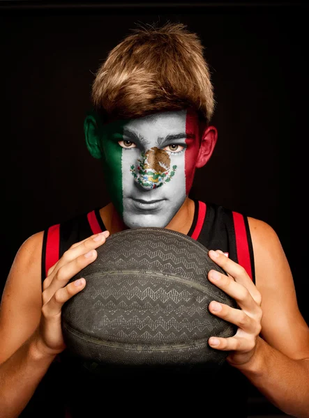 Jogador de basquete com bandeira mexicana — Fotografia de Stock