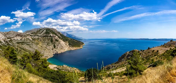 Hırvatistan. Güzel doğa ve manzara. Mükemmel bir yaz tatili seyahat yeri. Sahil Hırvatları deniz doğası güzelliği.