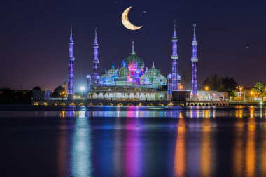 Kuala Terengganu, Malezya 'daki kristal camii