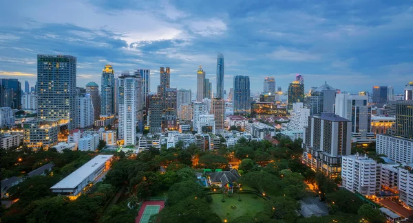 Banguecoque cidade ao pôr do sol — Fotografia de Stock