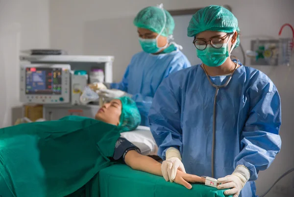 Anesthesie proces vóór bewerking. — Stockfoto