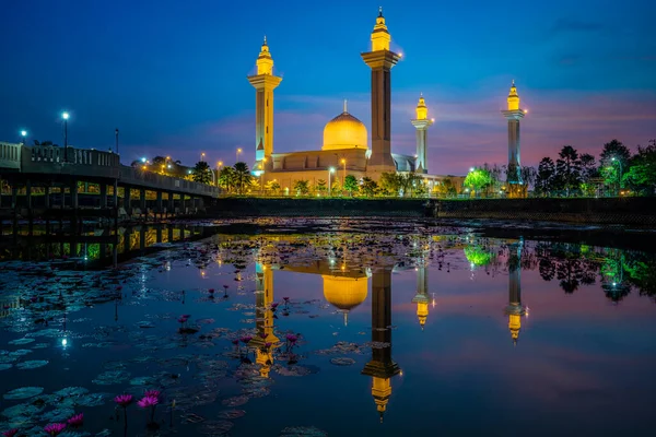 Tengku Ampuan Jemaah Mosque Kuala Lumpur Malaysia — Stock Photo, Image