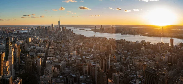 Günbatımında Şehir Gökdelenleri Olan New York City Silueti Abd — Stok fotoğraf