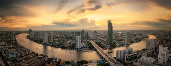 Landskap av floden i Bangkok — Stockfoto
