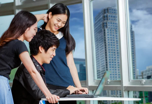 Young business people team — Stock Photo, Image