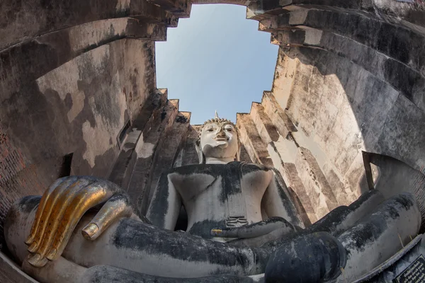 Grote Boeddha in wat sri chum sukothai — Stockfoto