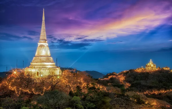 Krásná noční světlo s Phra Nakhon Khiri — Stock fotografie