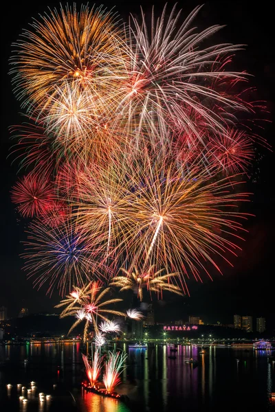 Ohňostroj oslava nového roku 2014-2015 — Stock fotografie