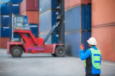 Foreman'ı kontrol forklift konteyner kutu taşıma 